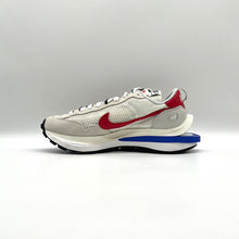 Load image into Gallery viewer, Nike Vaporwaffle Sacai Sport Fuchsia Game Royal
