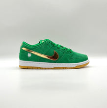 Load image into Gallery viewer, Nike SB Dunk Low Pro St. Patrick&#39;s Day (2022)
