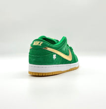 Load image into Gallery viewer, Nike SB Dunk Low Pro St. Patrick&#39;s Day (2022)
