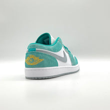 Load image into Gallery viewer, Jordan 1 Low SE New Emerald
