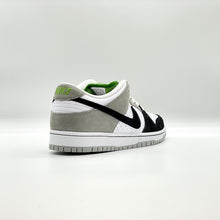 Load image into Gallery viewer, Nike SB Dunk Low Chlorophyll
