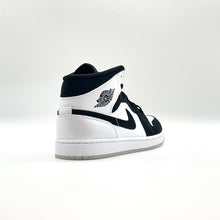 Load image into Gallery viewer, Jordan 1 Mid Diamond Shorts
