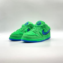 Load image into Gallery viewer, Nike SB Dunk Low Grateful Dead Bears Green
