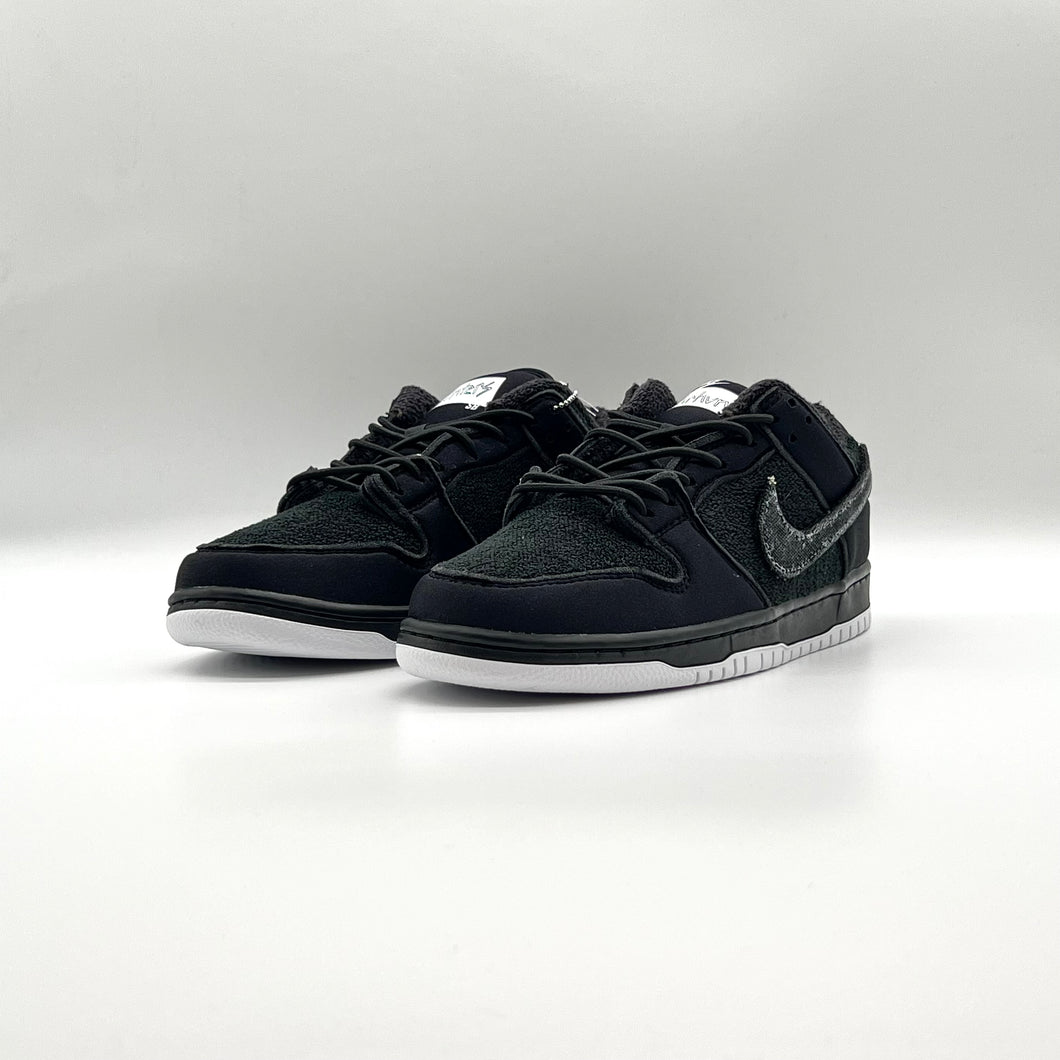 Nike SB Dunk Low Gnarhunters