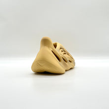 Load image into Gallery viewer, adidas Yeezy Foam RNR Desert Sand
